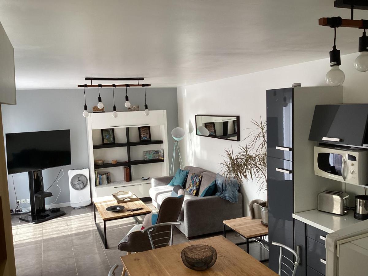 Joli Appartement 50 M2 Classe 3 Etoiles Avec Terrasse Et Jardin La Rochelle  Exteriör bild