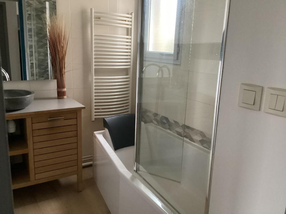 Joli Appartement 50 M2 Classe 3 Etoiles Avec Terrasse Et Jardin La Rochelle  Exteriör bild